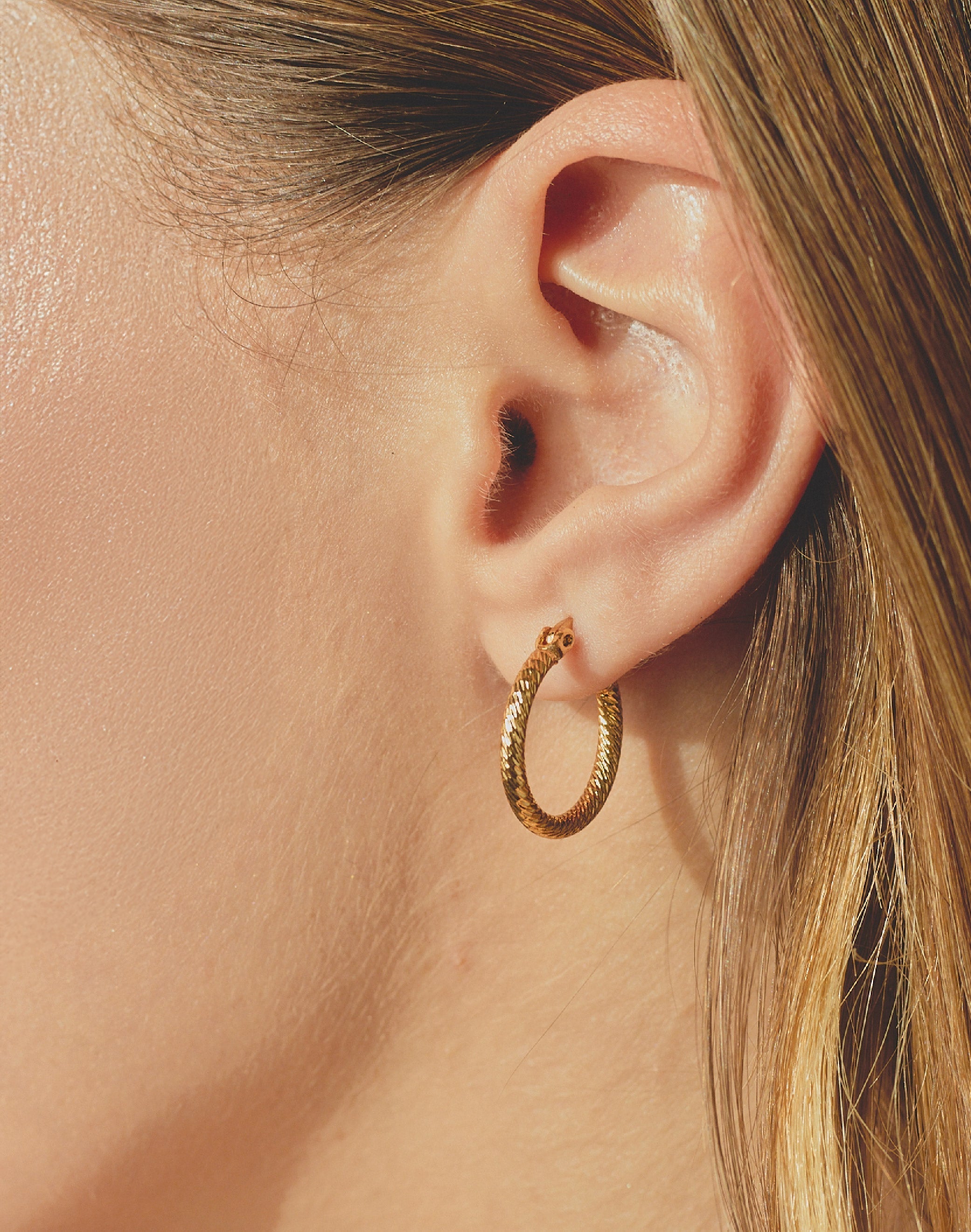Oda Gold Hoop Earrings