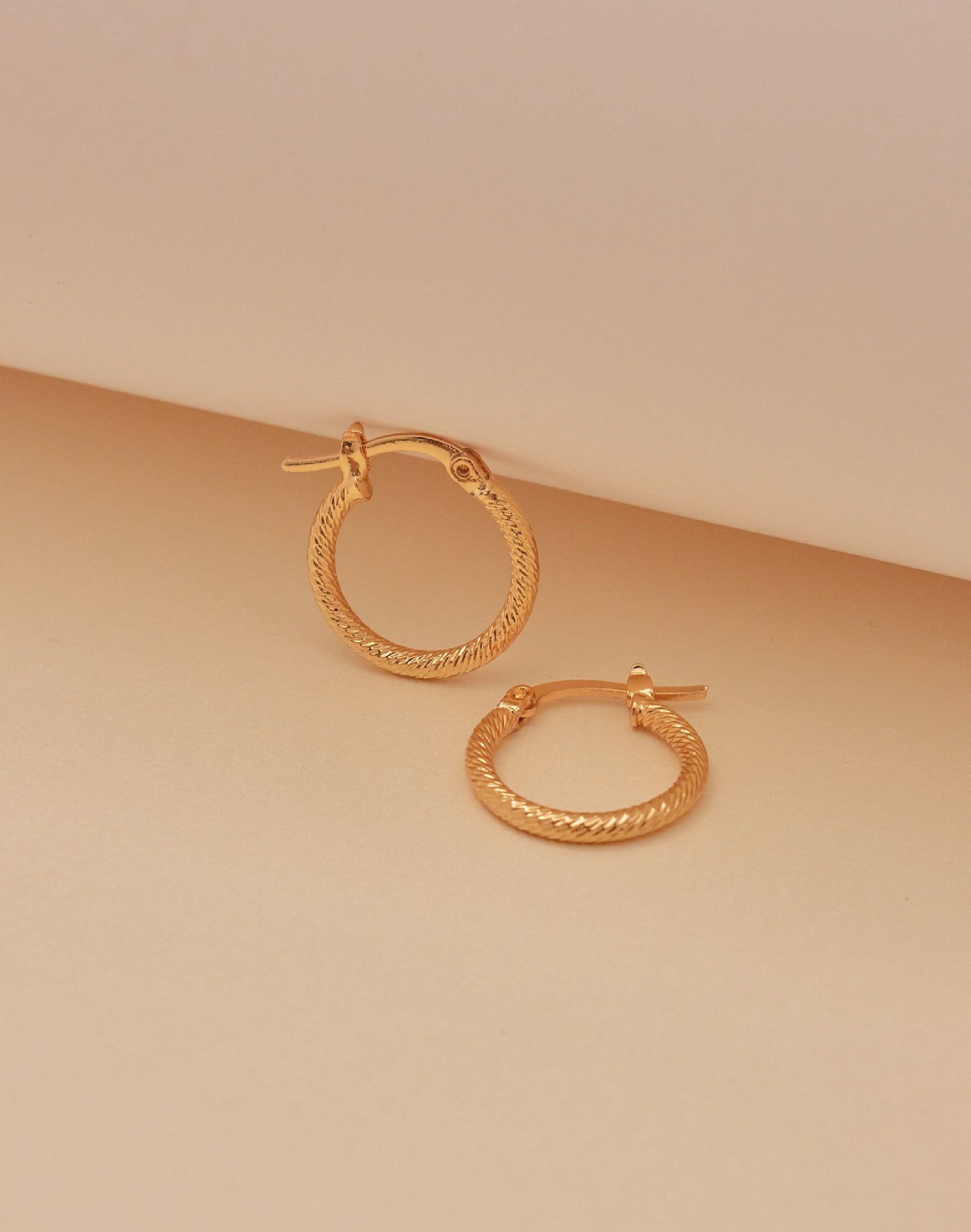 Oda Gold Hoop Earrings